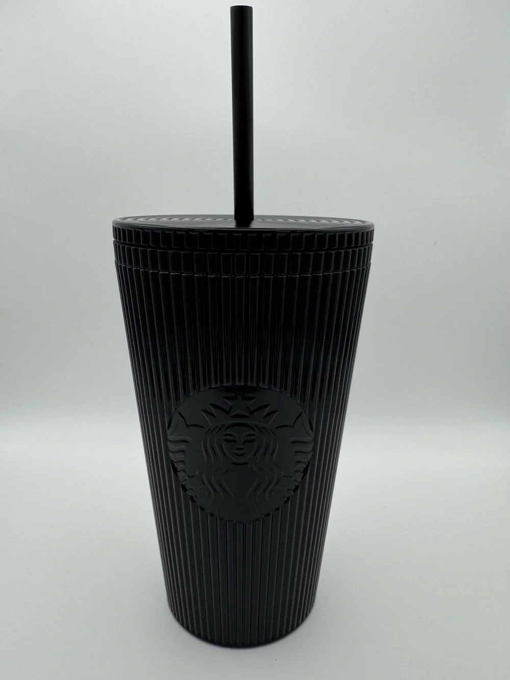 NEW Starbucks Black Ribbed Pleated 16 oz Cold Cup Tumbler w/ Lid & Straw